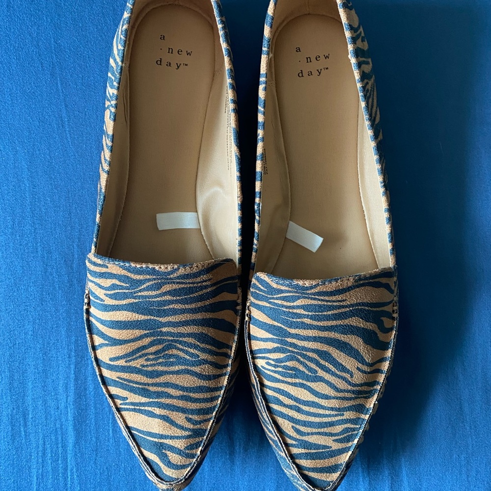 FINAL SALE!! a new day Black and Tan Zebra Pointy Flats, size 12